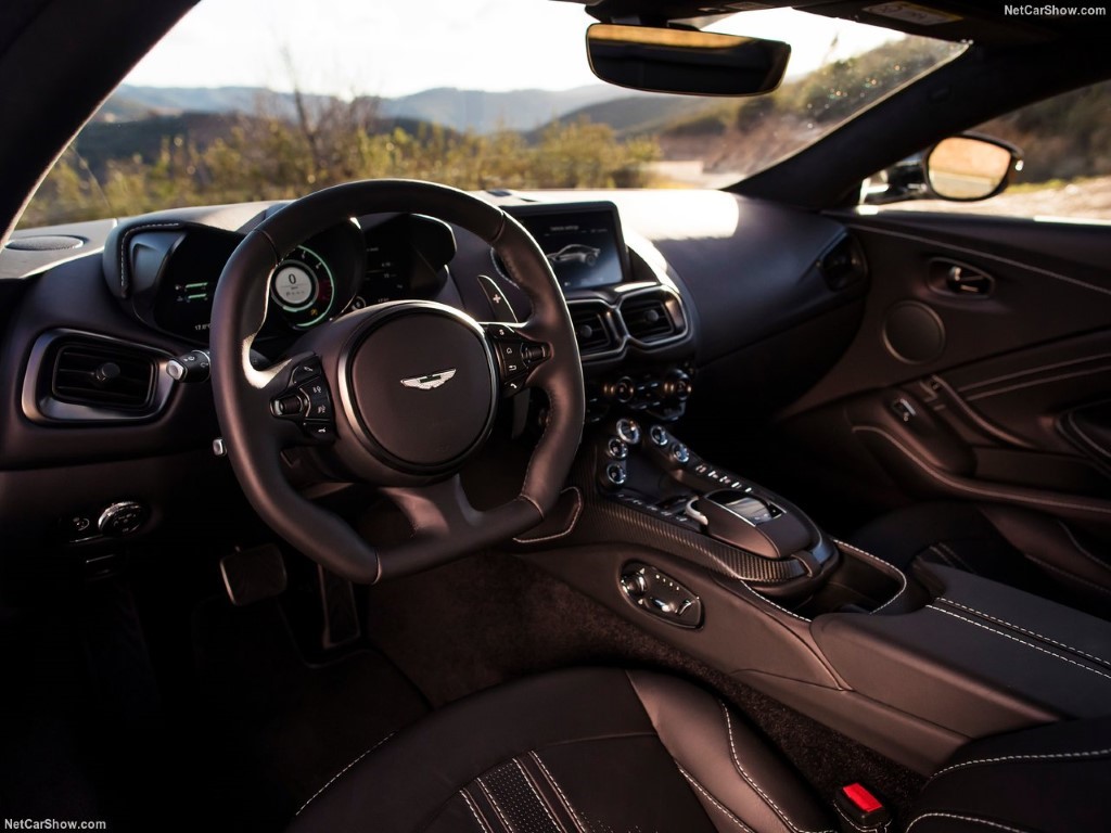 Aston Martin Vantage 4.0 V8